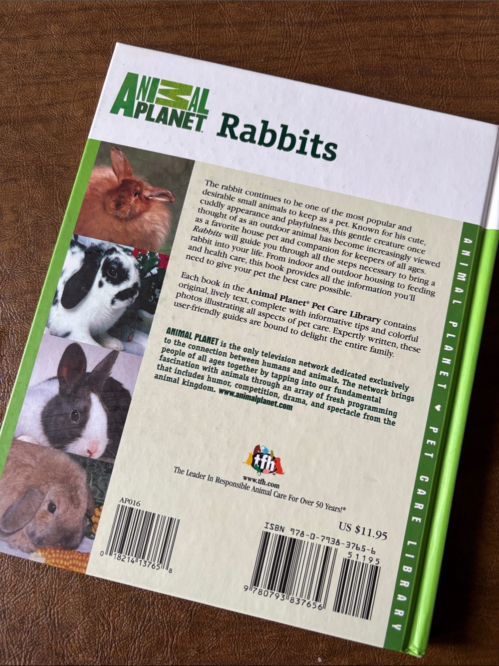 Animal Planet- Rabbits Book - Picture 2 of 6